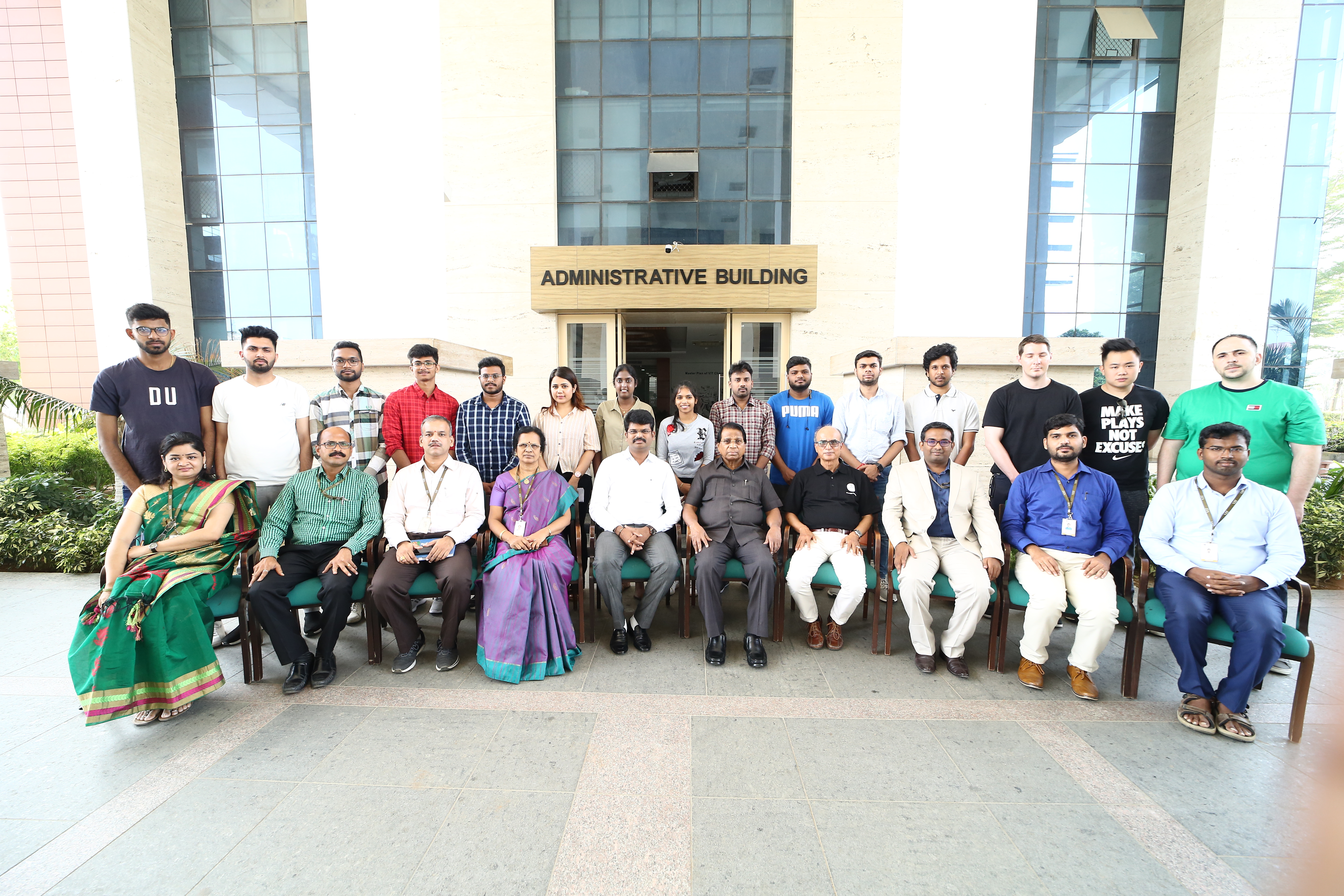 DeakinUniv_stud_at_VIT